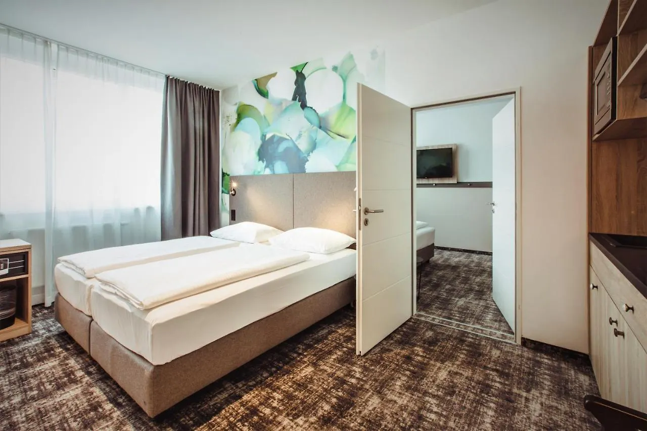Wyndham Garden Munich Messe Hotel 4*,