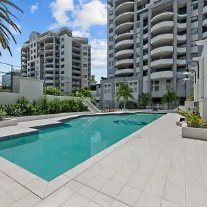 **** Aparthotel The Oasis Australia