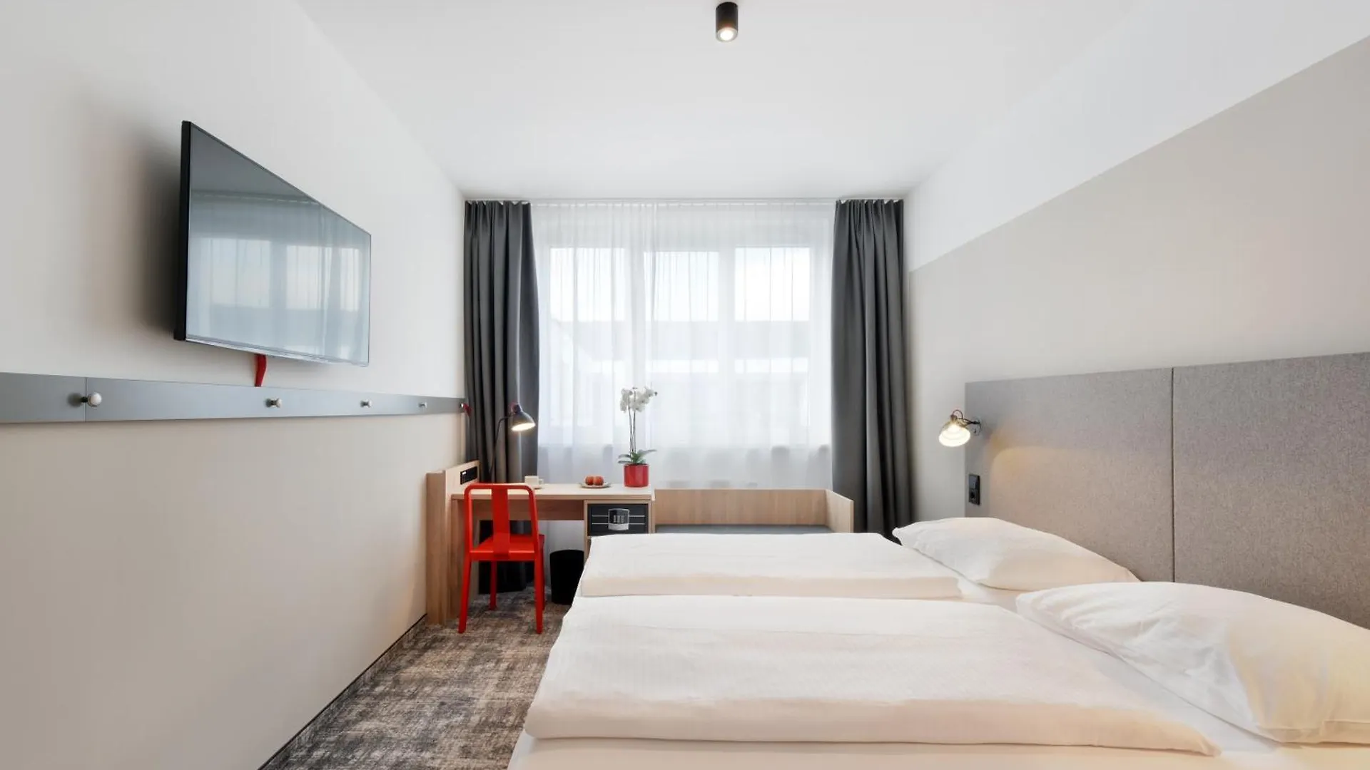 Wyndham Garden Munich Messe 호텔 4*,