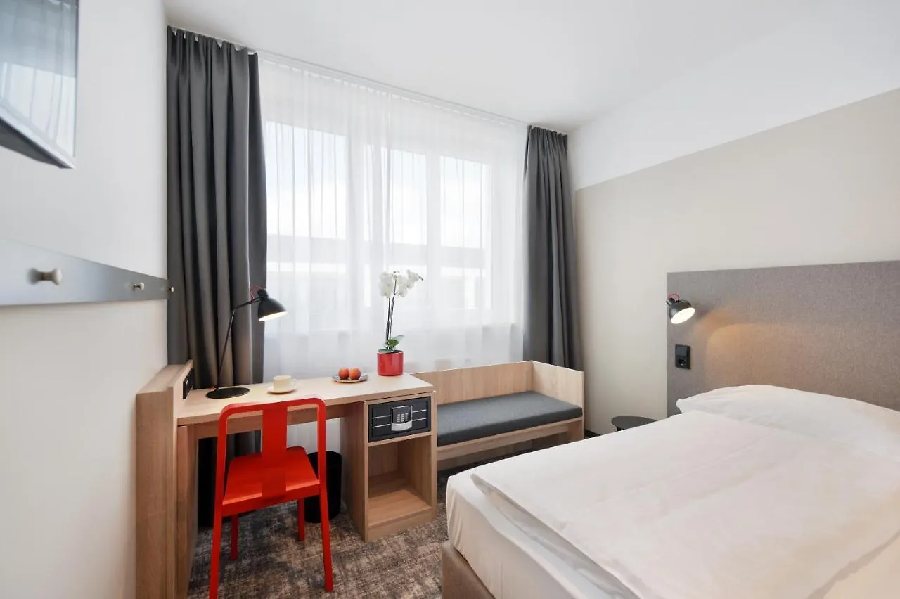 Wyndham Garden Munich Messe Hotell 4*,  Tyskland