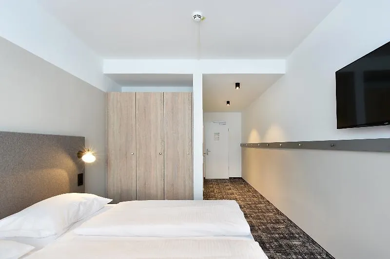 Wyndham Garden Munich Messe Hotell 4*,